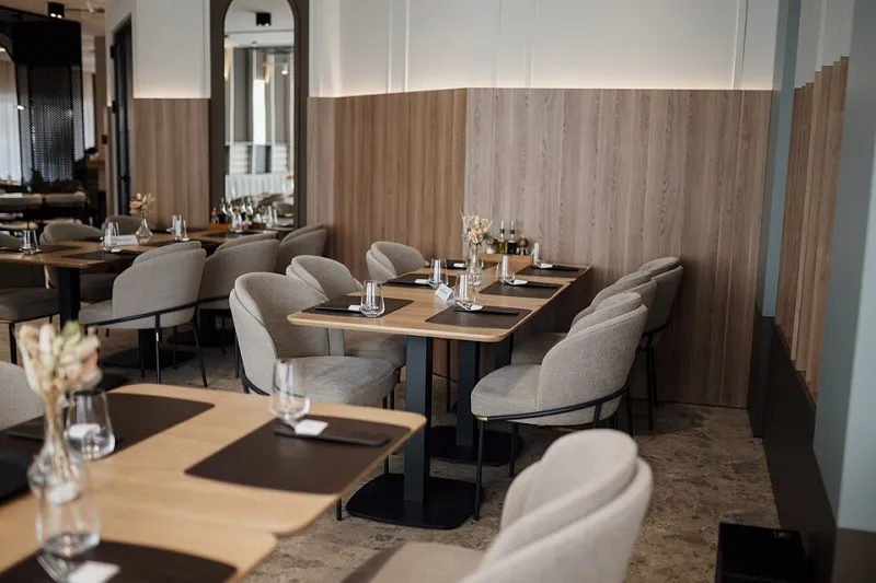 The Quiet Experiment of Skipping Family Dinners — And What the Silence Taught Me